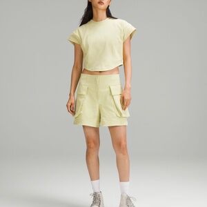 Relaxed fit super high rise cargo short 4” Size 4